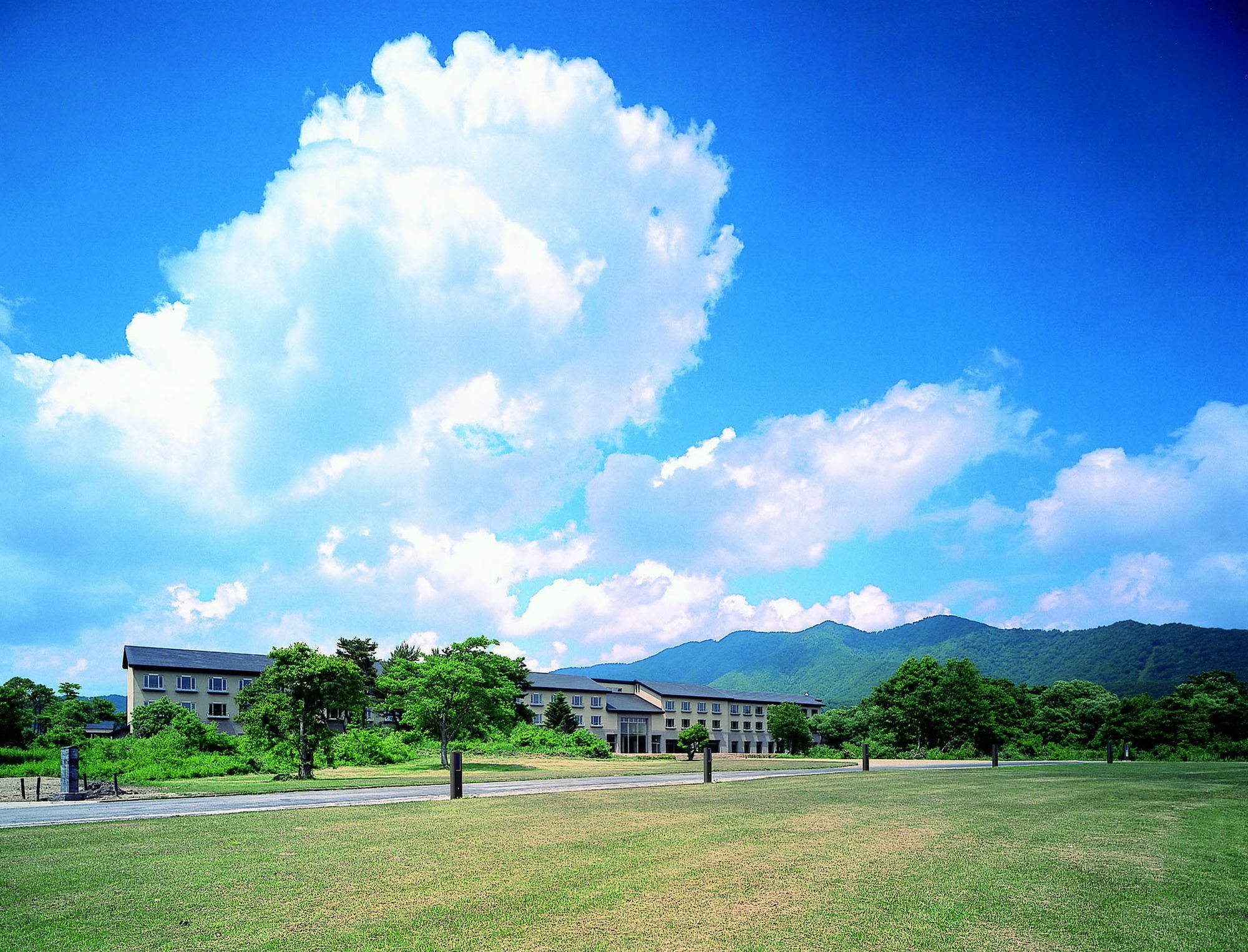 ホテル 休暇村裏磐梯 北塩原村 エクステリア 写真